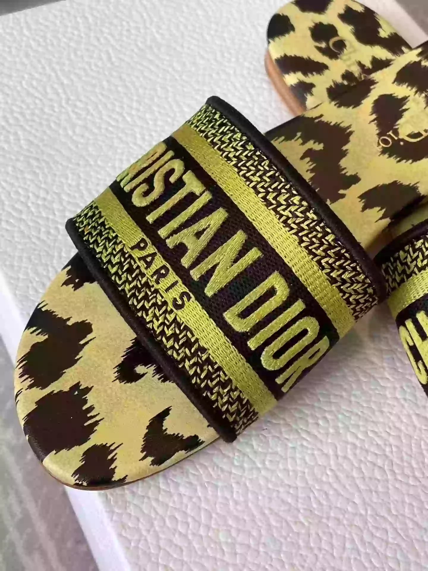 D*or slippers - sdd026