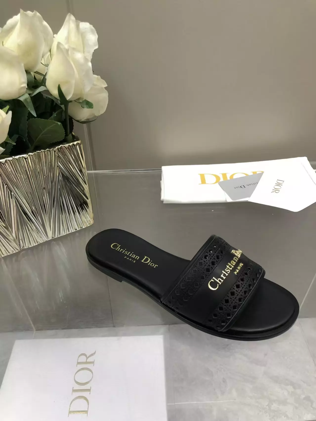 D*or the irresistible d-lane mules - sdd008