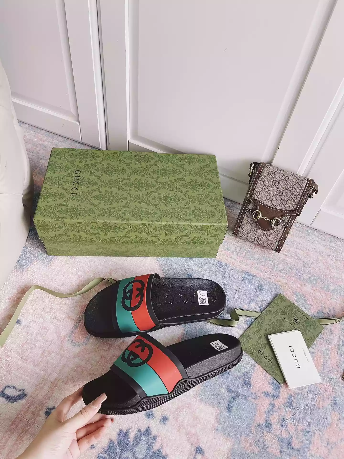 G*u*i slippers - sdg035