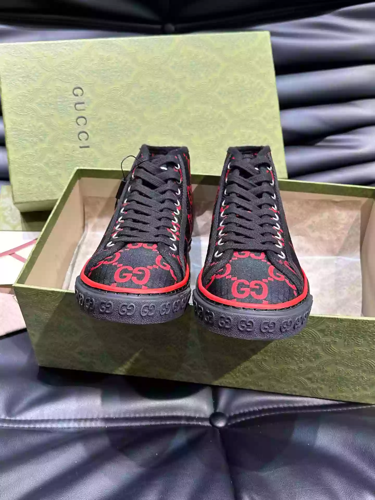 G*u*i tennis 1977 high-top shoes sneakers in black/red - gc285