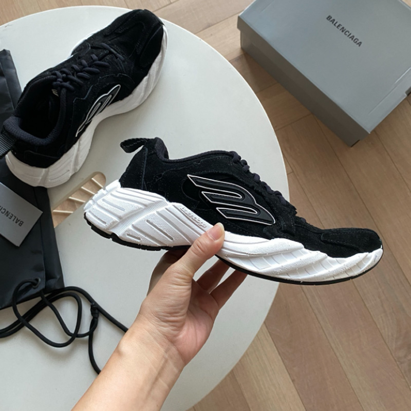 MEN'S MONDAY SHOE IN BLACK/WHITE - BB282